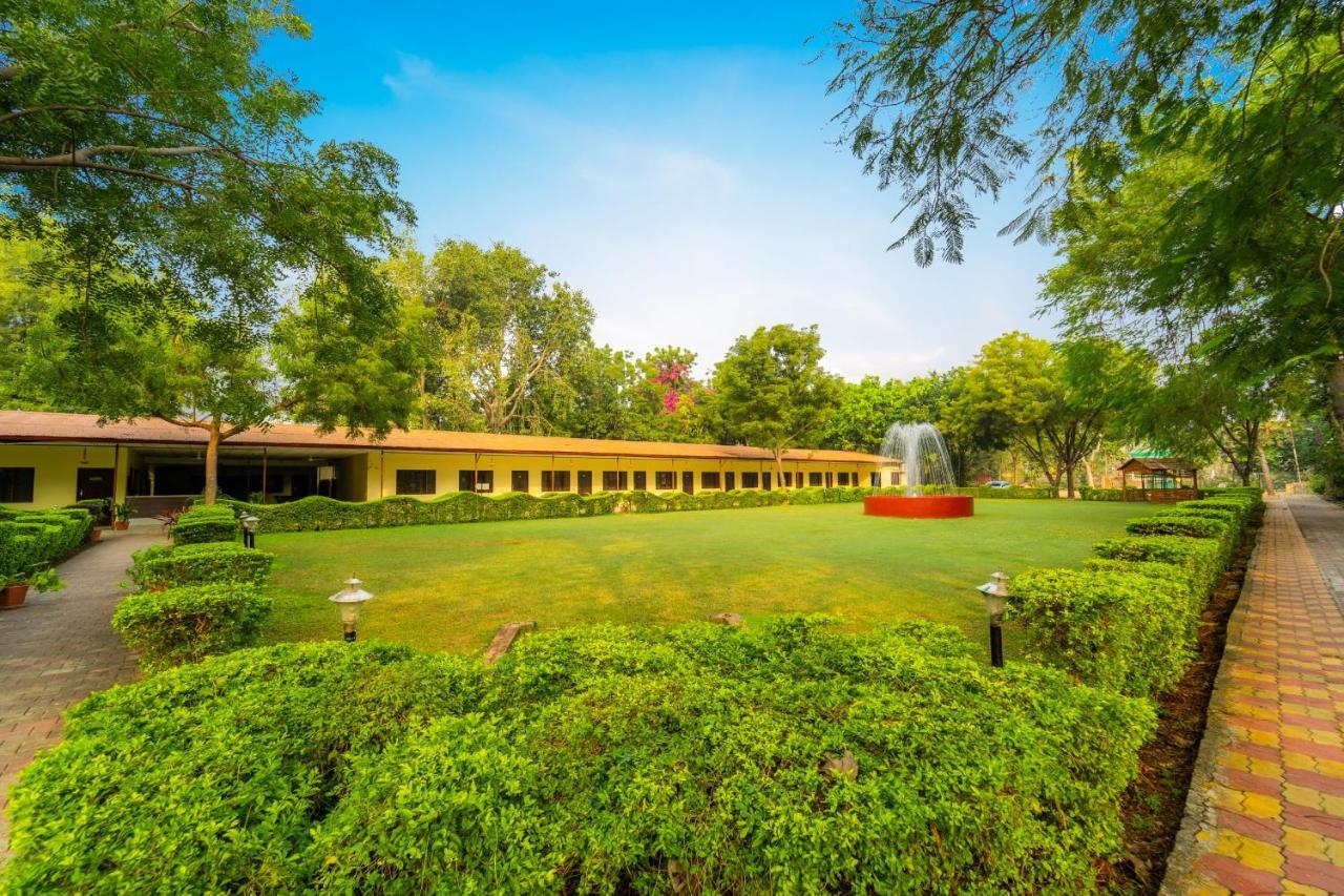 Narmada Hills Resort Godarpura Eksteriør bilde