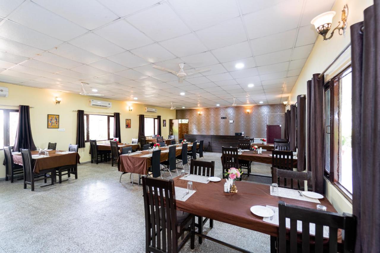 Narmada Hills Resort Godarpura Eksteriør bilde