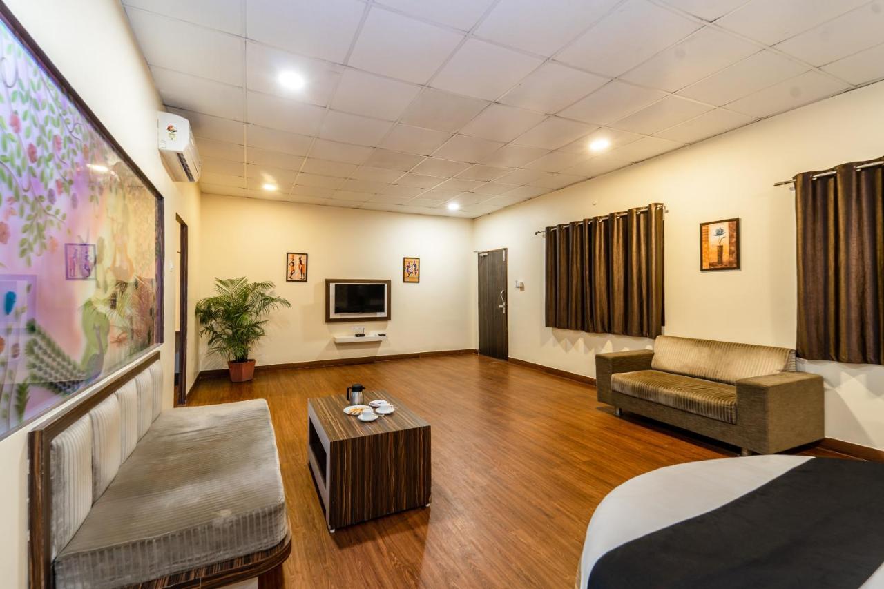 Narmada Hills Resort Godarpura Eksteriør bilde